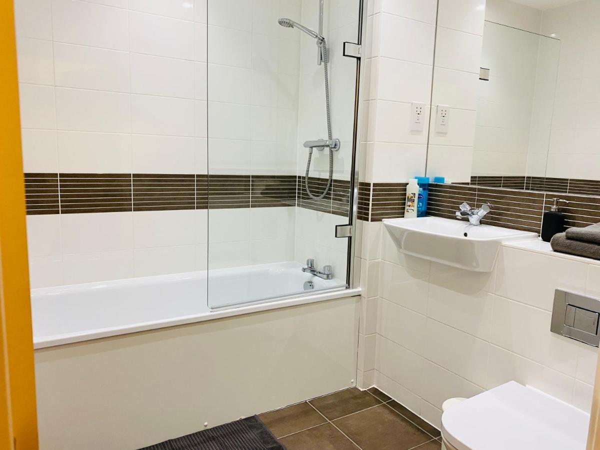 Spacious Two Bedroom Apartment In Balham London Exteriör bild