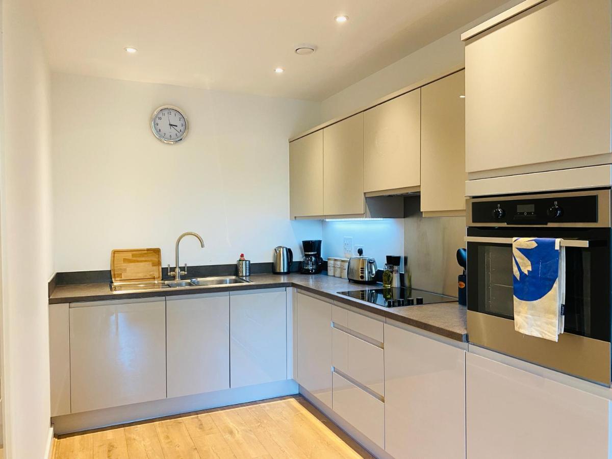 Spacious Two Bedroom Apartment In Balham London Exteriör bild